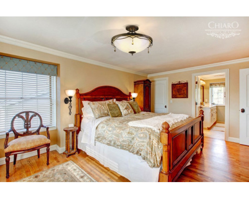 Оформить заказ Люстра на штанге Chiaro 382010703| VIVID-LIGHT.RU