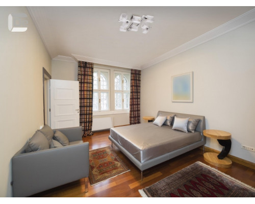 Купить Люстра на штанге DeMarkt 673013008| VIVID-LIGHT.RU