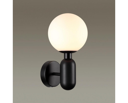 Заказать Бра Odeon Light 4668/1W| VIVID-LIGHT.RU