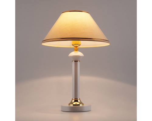 Купить Настольная лампа Eurosvet 60019/1 глянцевый белый| VIVID-LIGHT.RU