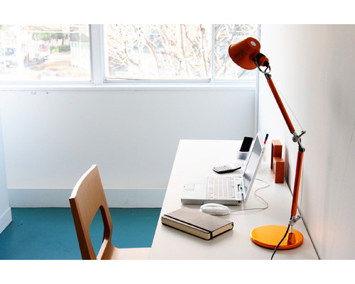 Оформить заказ Настольная лампа Artemide A011860| VIVID-LIGHT.RU