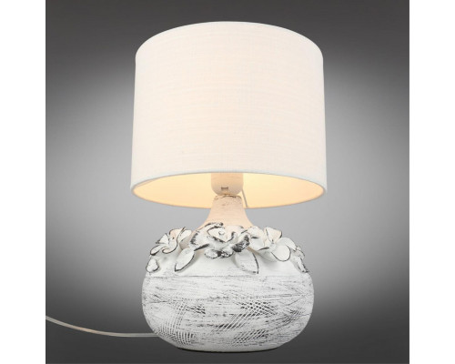 Купить Настольная лампа Omnilux OML-16504-01| VIVID-LIGHT.RU