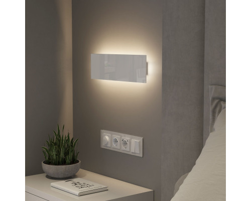 Заказать Бра Elektrostandard Favorit Light белый (MRL LED 1125)| VIVID-LIGHT.RU
