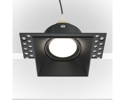 Сделать заказ Встраиваемый светильник Maytoni Technical DL042-01-SQ-B| VIVID-LIGHT.RU