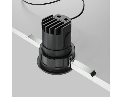 Сделать заказ Встраиваемый светильник Maytoni Technical DL057-7W4K-B| VIVID-LIGHT.RU