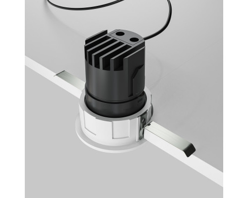 Сделать заказ Встраиваемый светильник Maytoni Technical DL057-7W3K-W| VIVID-LIGHT.RU